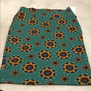 LuLaRoe L floral Cassie